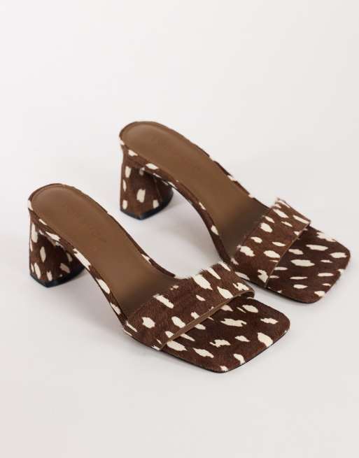 Topshop Nela mule de tacón medio con estampado de ciervo en cuero con pelo, marrón, 4 de 4