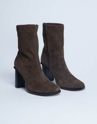 Topshop Topshop Nellie real suede heeled ankle boot in chocolate-Brown