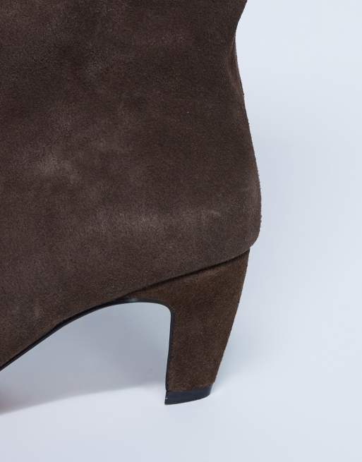 Topshop Nelly real suede pointed toe slouchy boots in chocolate, 3 of 4