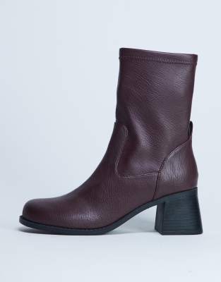 Topshop - Niamh - Ankle-Boots in Burgunderrot mit Blockabsatz