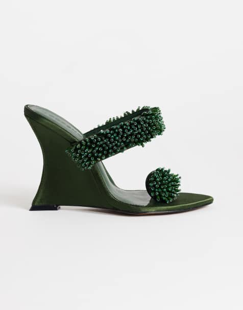 Topshop – Nico – Satin-Mules in Olivgrün mit Keilabsatz und Verzierung - view 1
