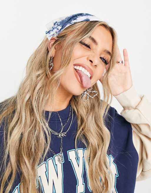 Topshop – Niebieska chusta na głowę z efektem tie-dye