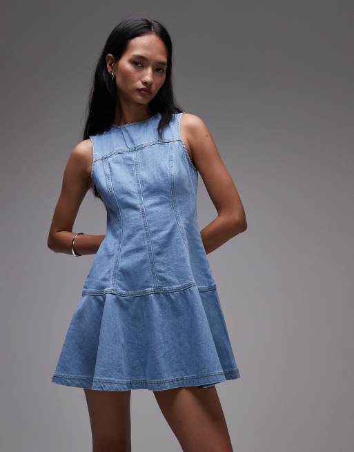 Topshop – Niebieska rozkloszowana sukienka jeansowa mini z przeszyciami