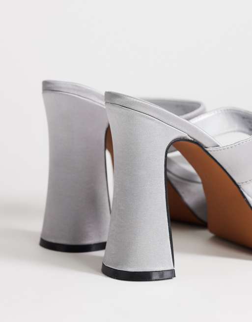 Topshop – Nima – Grå platåsandaler i satin med klack och tårem, 4 av 4