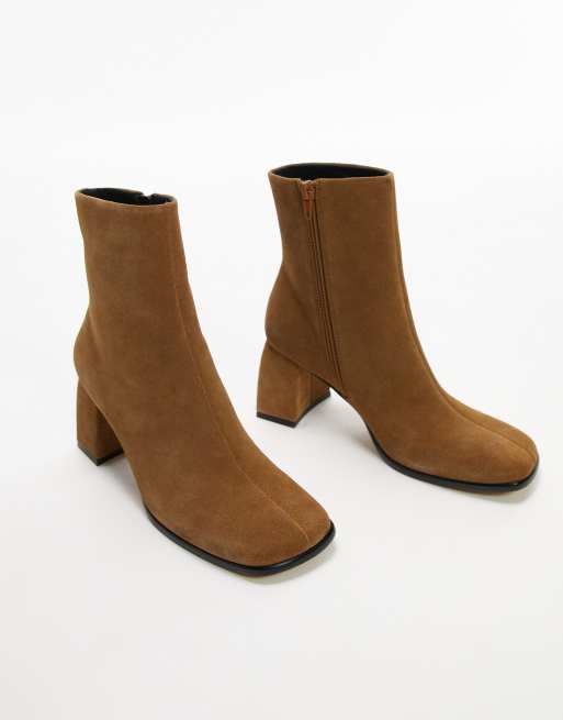 Topshop Nina flared heel sock boots in camel suede , 4 of 4
