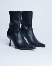 Topshop Noah pointed toe boots in black