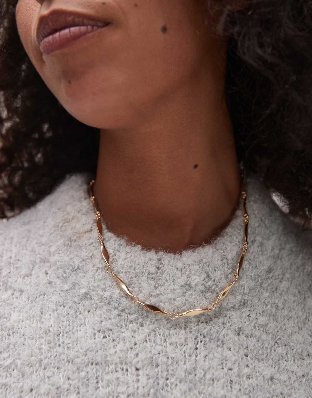 Topshop Noelle dainty necklace in gold tone