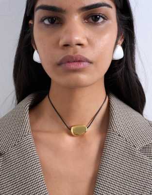 Topshop - Nora - Choker-Kordelhalskette in Gold mit Schmuckstein-Goldfarben