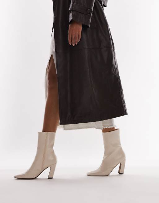 Topshop - Nyla - Enkellaarzen met hoekige blokhak in wit, 2 van 4