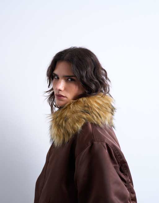 Topshop – Nylon-Bomberjacke in Schokobraun mit Kunstpelzkragen, 3 von 4
