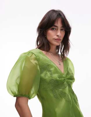 Topshop - Oberteil aus besticktem Organza in Grün mit Puffärmeln