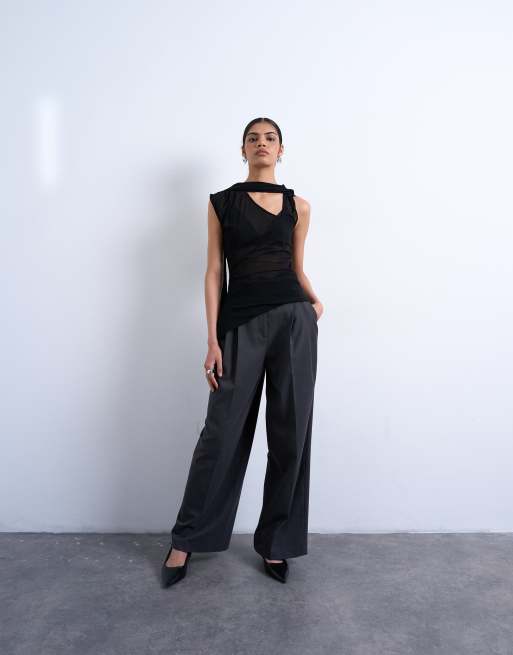Topshop – Oberteil aus Netzstoff in Schwarz mit V-Ausschnitt und Schaldetail, 3 von 4