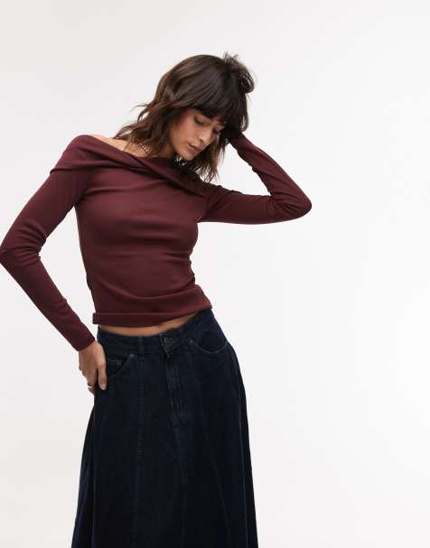 Topshop – Oberteil in Burgunderrot mit Off-Shoulder-Träger und verdrehtem Design - view 1