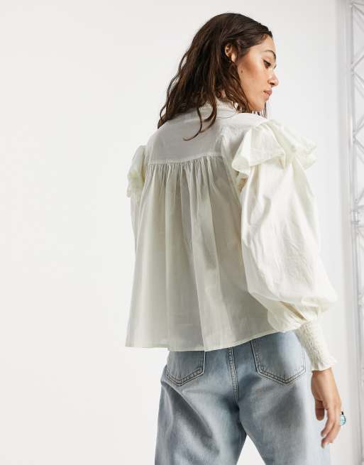 Topshop – Oberteil in Elfenbein mit Rüschenbesatz und Knöpfen, 2 von 4