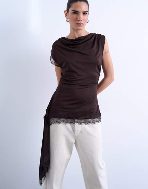 Topshop – Oberteil in Schokobraun mit Wasserfallausschnitt und Spitzenborte - view 1