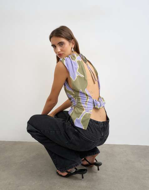 Topshop Oberteil mit Blumenprint und Rückenausschnitt in Lila - view 1