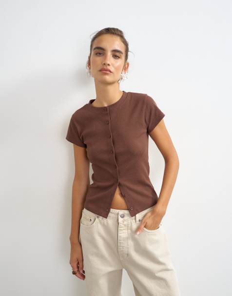 Topshop Oberteil mit durchgehender Knopfleiste und kurzen Ärmeln in Braun - view 1