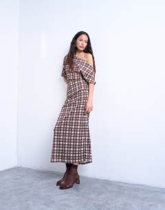 Model wearing Off shoulder drape mesh top in brown check