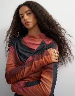 Model wearing Ombre ruched long sleeve top
