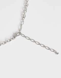 Model wearing Omelia necklace in faux pearl, silver and green