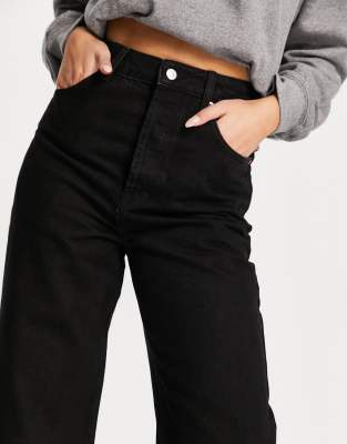 black oversized mom jeans