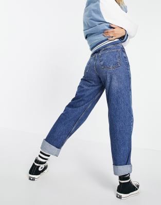 topshop oversized mom jeans in mid wash