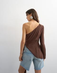 Model wearing One shoulder cinch side draped top in chocolate