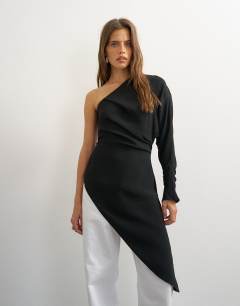 Model wearing One shoulder draped long sleeve asymmetric tunic in black