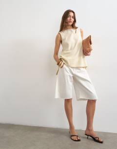 Open back chuck on linen rich tank in stone