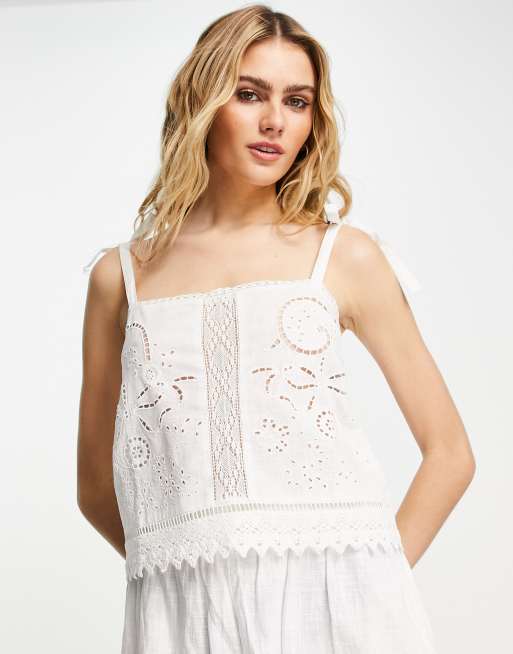 Topshop - Opengewerkte cami in wit 