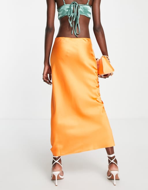 Topshop - Orange midinederdel i satin med asymmetrisk snit, 3 af 4