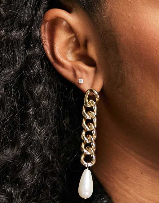 Topshop - Orecchini pendenti con perla sintetica e catena colore oro