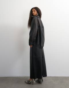 Model wearing Organza shirt in black