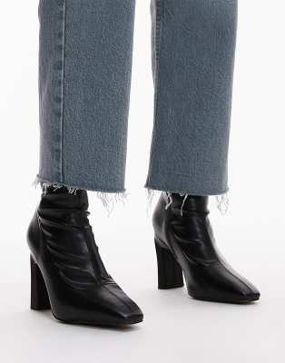 Topshop - Orry - Spitze Stiefel in Schwarz mit hohem Absatz, breite Passform