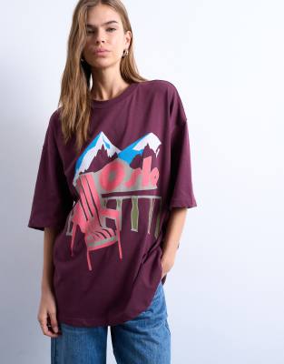 Topshop - Oslo - T-Shirt in Burgunderrot mit Grafik