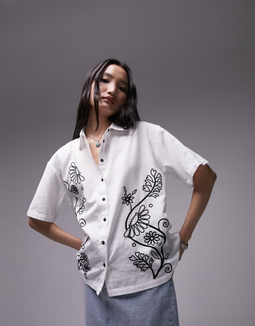 Topshop - Overhemd met korte mouwen en borduursel in zwart-wit