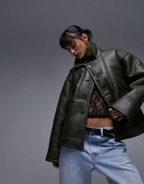 Topshop – Oversize-Automantel aus Kunstleder mit Futter aus khakifarbenem Teddystoff - view 1