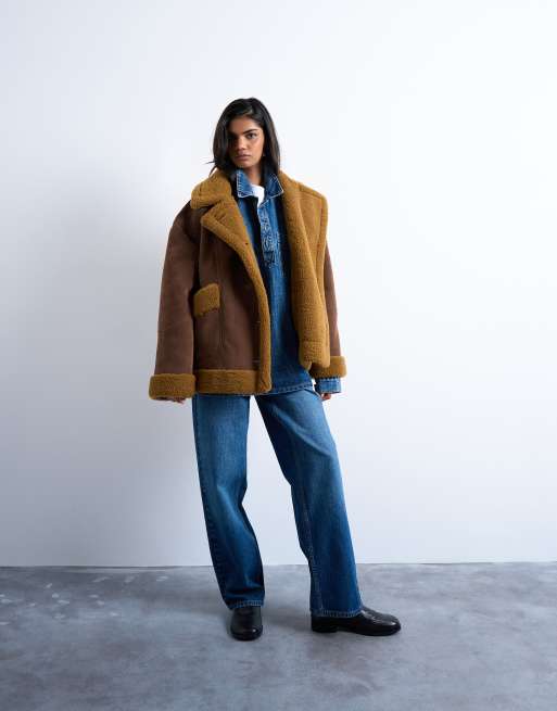 Topshop – Oversize-Automantel aus Lammfellimitat in Braun, 2 von 4