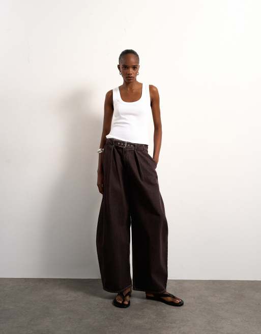 Topshop – Oversize-Barrel-Jeans in Schokobraun mit Gürtel und mittelhohem Bund, 4 von 7