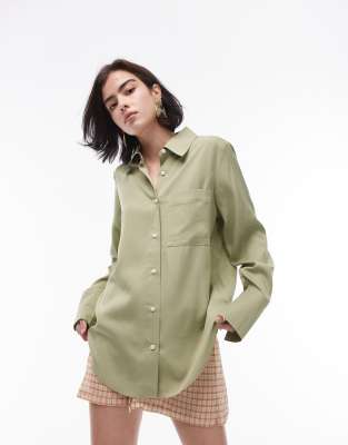 Topshop - Oversize-Hemd in Khaki mit Knöpfen in Kontrastfarbe-Grün