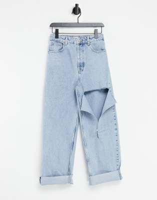 Topshop - Oversize-Mom-Jeans mit Rissen in Bleichwaschung-Blau