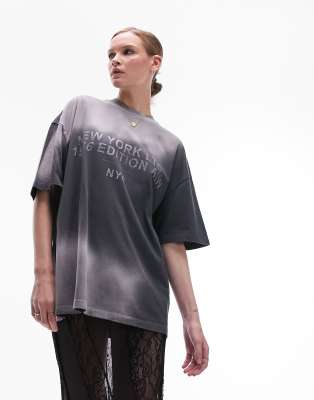 Topshop - Oversize-T-Shirt in Anthrazit mit „New York"-Spray-Print-Grau