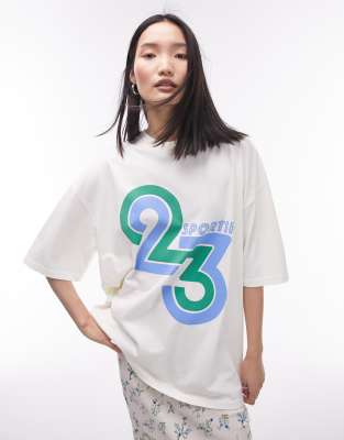 Topshop - Oversize-T-Shirt in Ecru mit „Sportif 23"-Grafikprint-Weiß