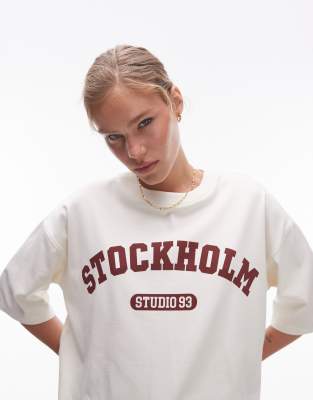 Topshop - Oversize-T-Shirt in Ecru mit „Stockholm"-Grafik-Weiß