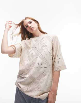 Topshop - Oversize-T-Shirt in verwaschenem Steinbeige mit Lochmuster-Neutral