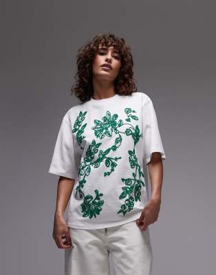 Topshop - Oversize-T-Shirt in Weiß mit gesticktem Bast-Motiv in Grün