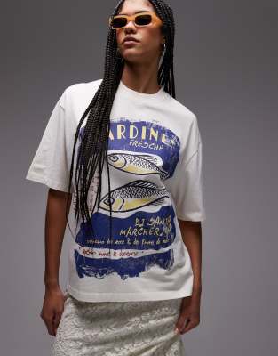 Topshop - Oversize-T-Shirt in Weiß mit Sardinen-Grafik