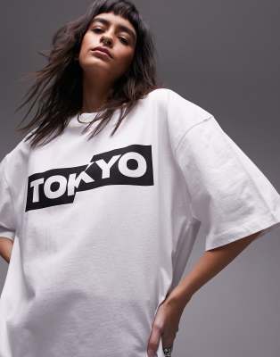 Topshop - Oversize-T-Shirt in Weiß mit „Tokyo"-Grafikprint