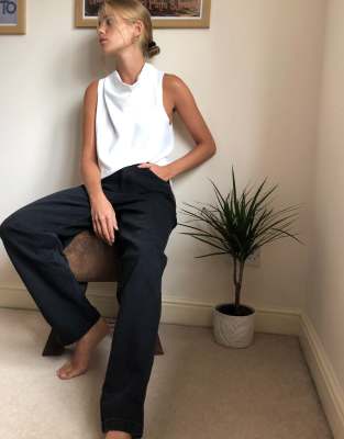 Topshop Oversized Balloon Leg Mom Jeans In Washed Black