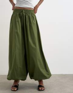 Model wearing Oversized cuff balloon trouser&nbsp;in khaki